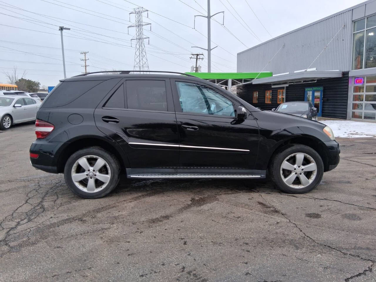 Used 2009 Mercedes-Benz ML 350 4MATIC image 3