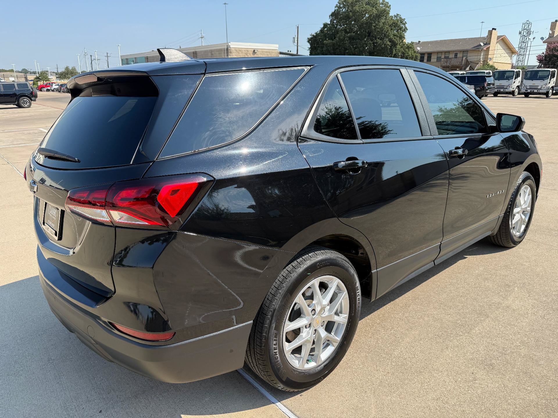 Used 2023 Chevrolet Equinox LS w/ LS Convenience Package FWD image 6