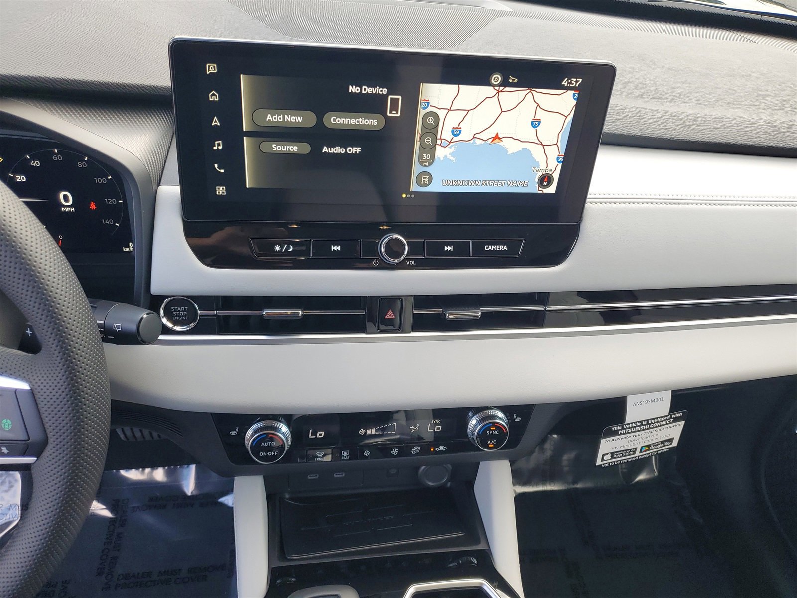 New 2025 Mitsubishi Outlander SE image 15