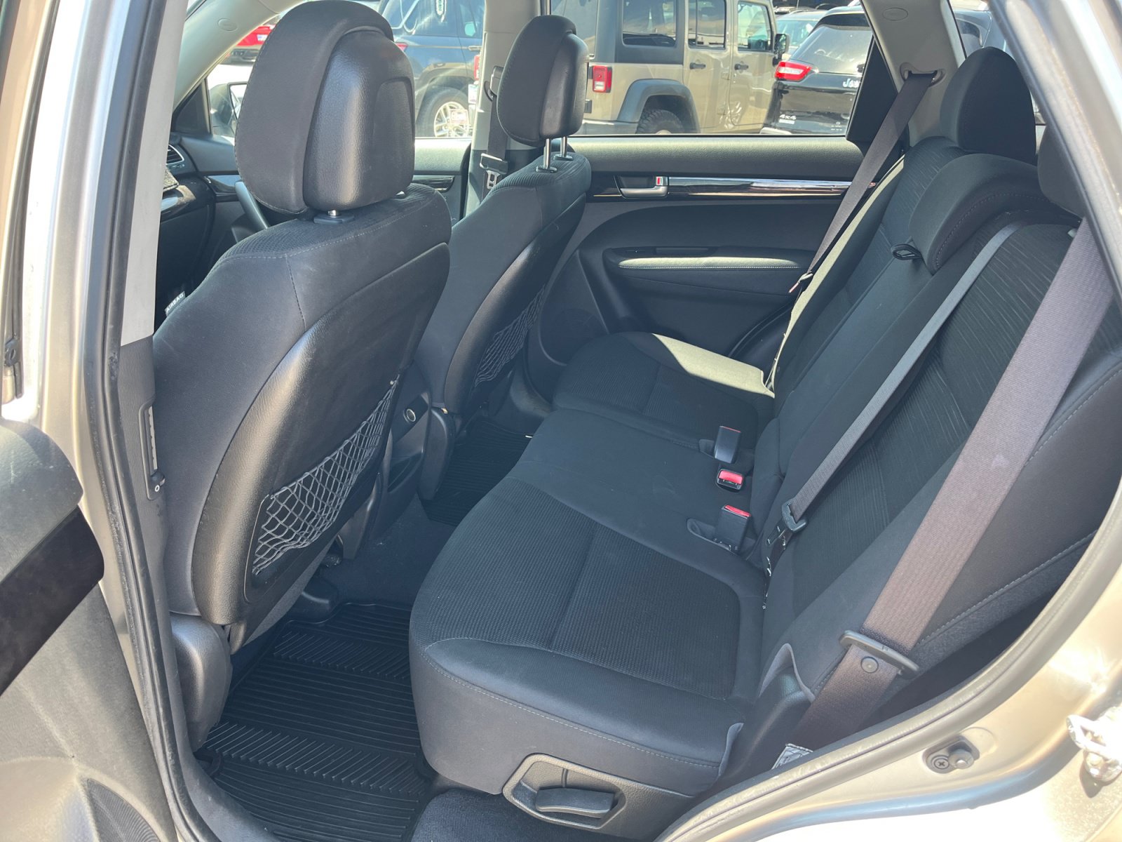 Used 2014 Kia Sorento LX FWD image 28