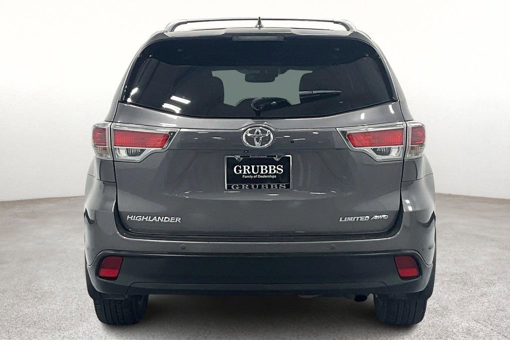 Used 2016 Toyota Highlander Limited Platinum image 4
