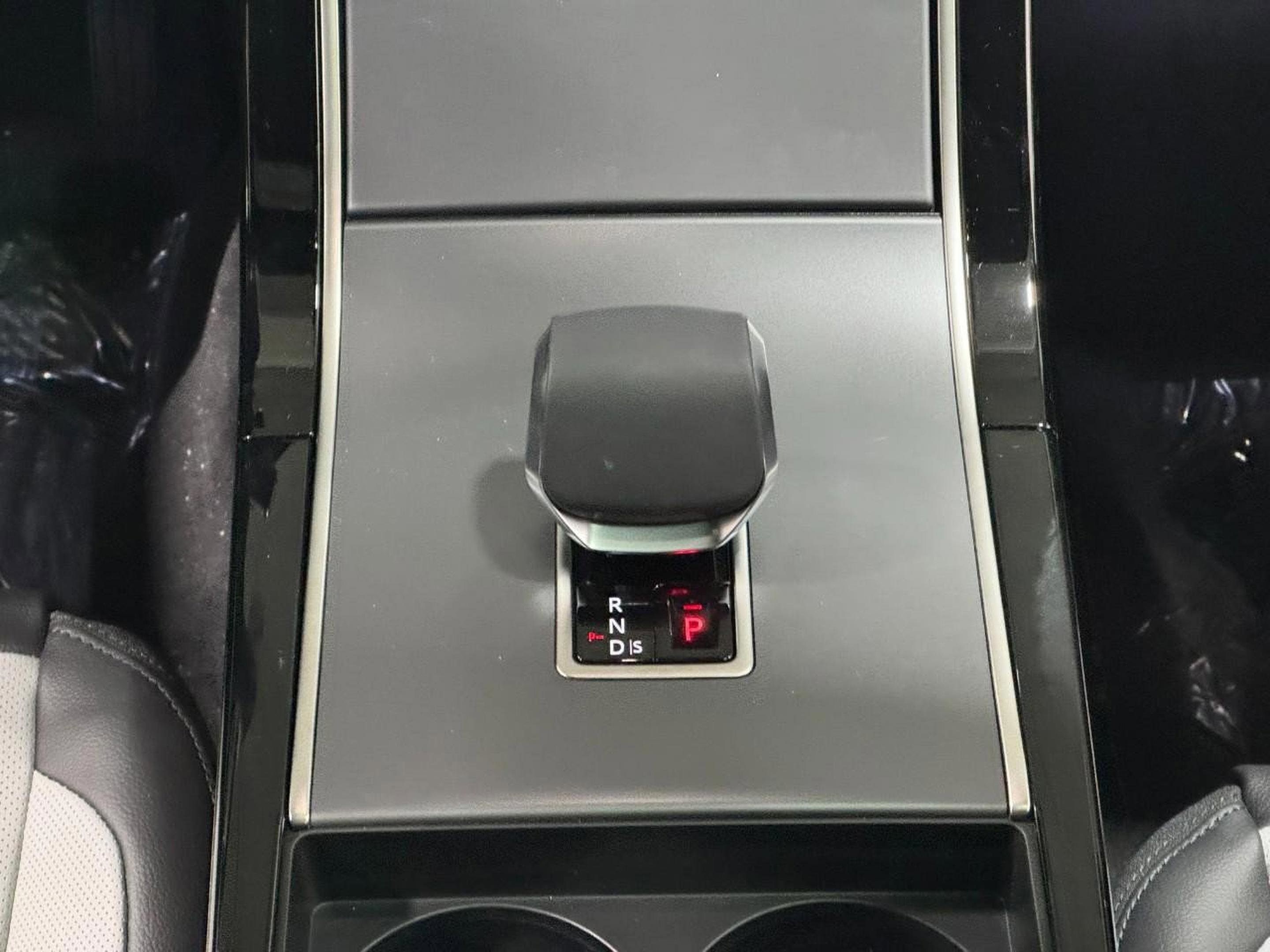 New 2026 Land Rover Range Rover Velar S image 16