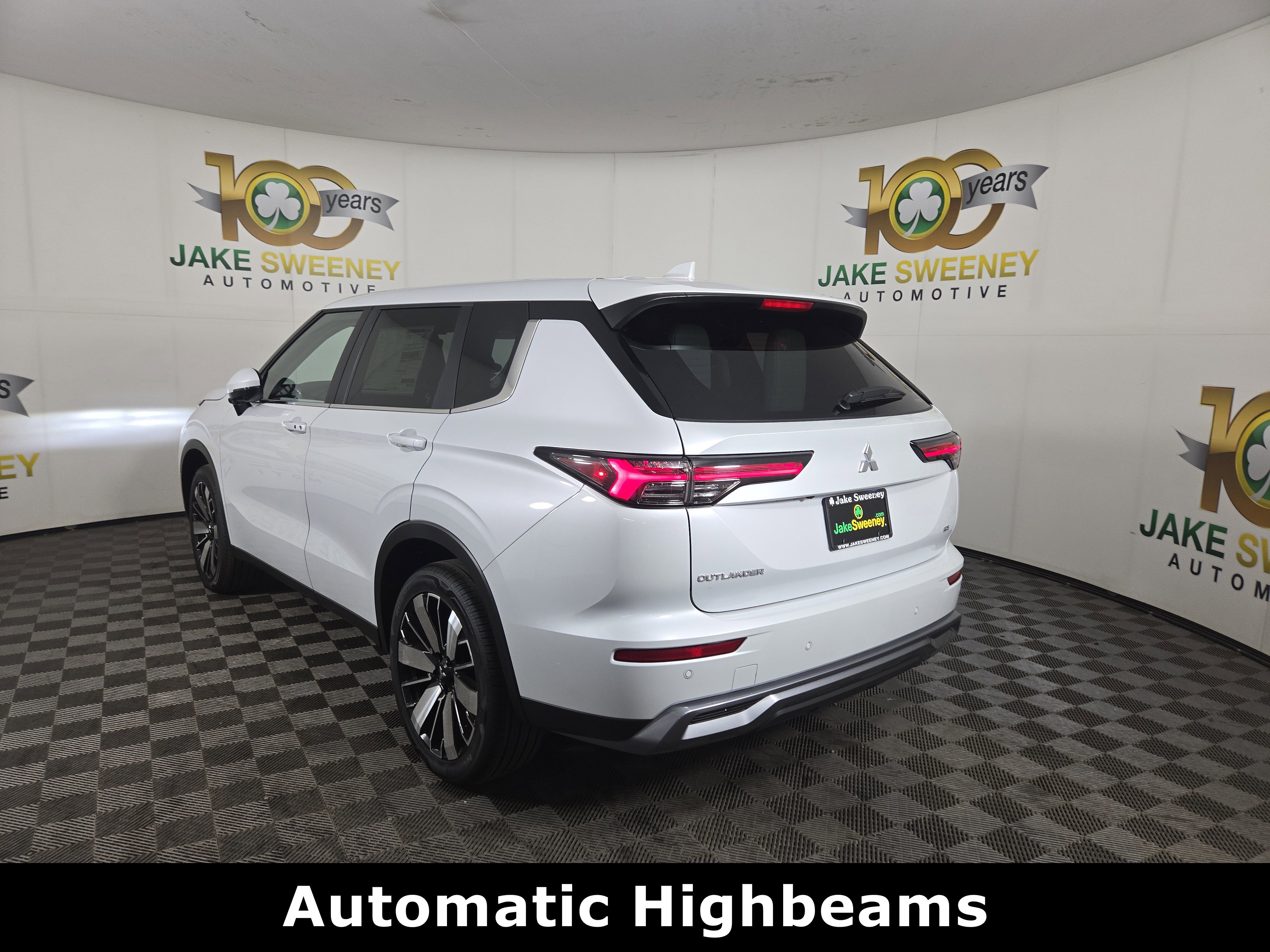 New 2025 Mitsubishi Outlander SE image 5