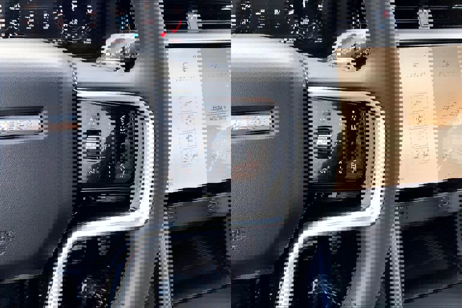 Certified 2025 Land Rover Discovery Sport Dynamic SE image 23