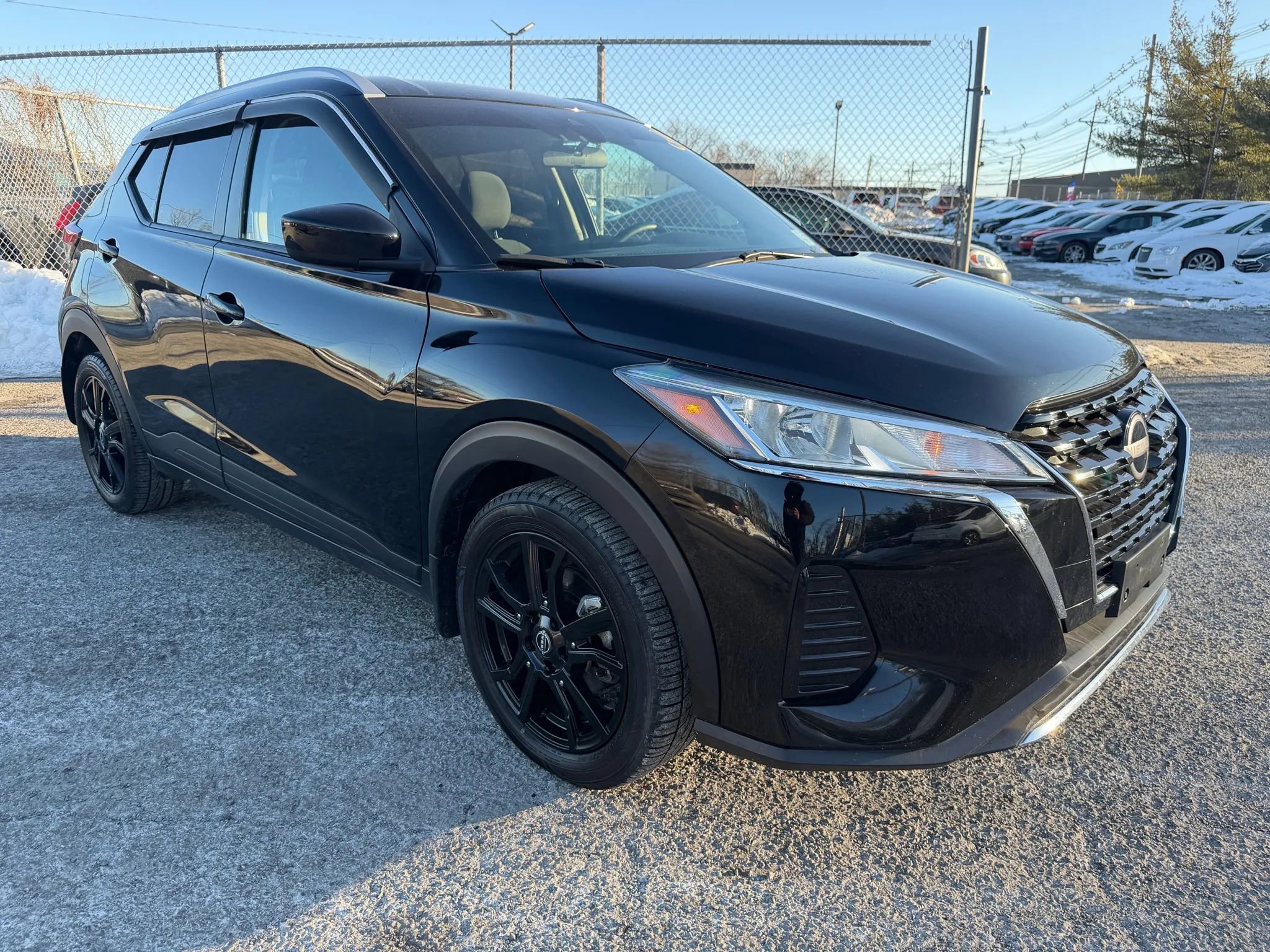 Used 2022 Nissan Kicks SV FWD image 3