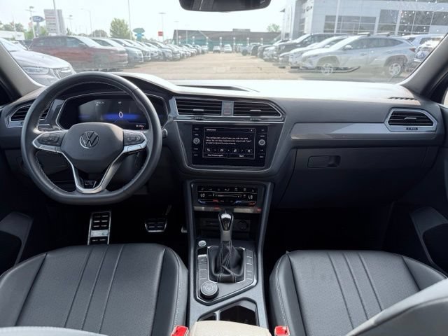 Used 2023 Volkswagen Tiguan SE R-Line AWD/4WD image 23