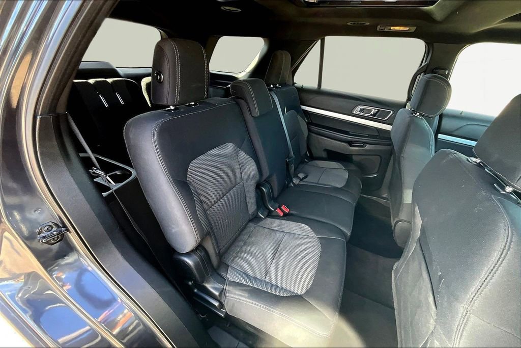 Used 2017 Ford Explorer XLT w/ Equipment Group 201A image 29