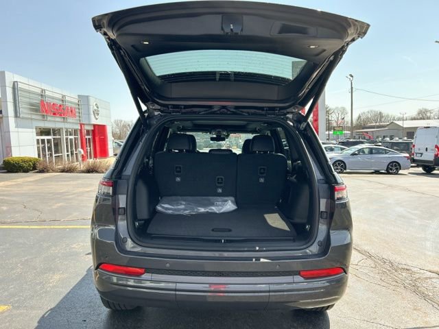 New 2026 Jeep Grand Cherokee Limited image 9