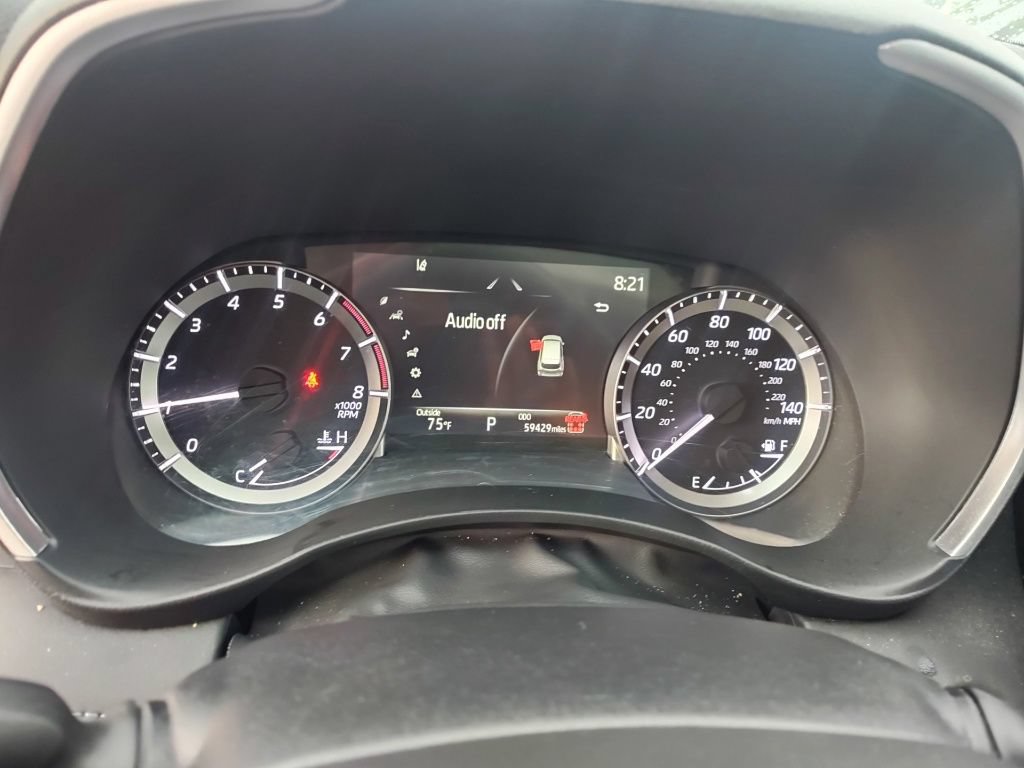 Used 2024 Toyota Highlander XLE FWD image 8
