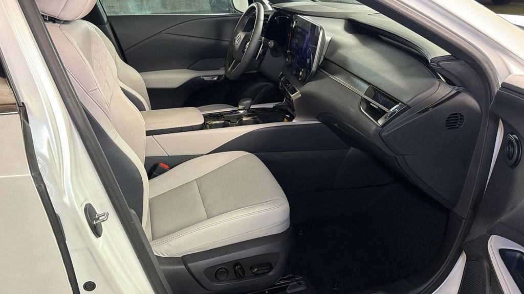 Used 2023 Lexus RX 350 Premium w/ Cold Area Package AWD/4WD image 7