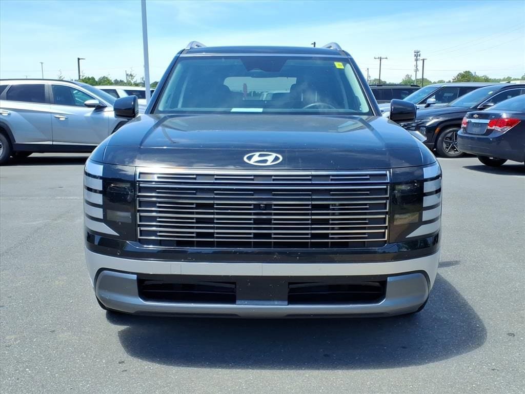 Used 2026 Hyundai Palisade Limited FWD image 2