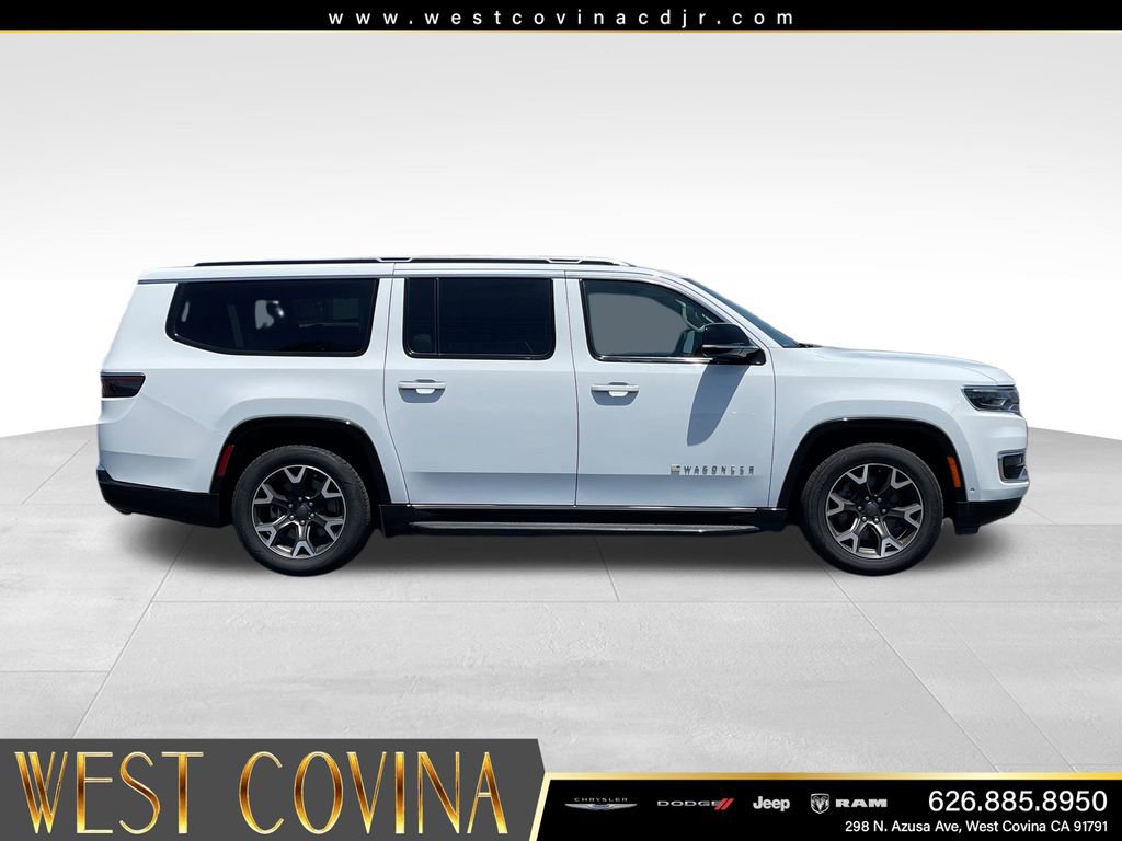 Used 2024 Jeep Wagoneer L Series III w/ Flexible Seating Group AWD/4WD image 4