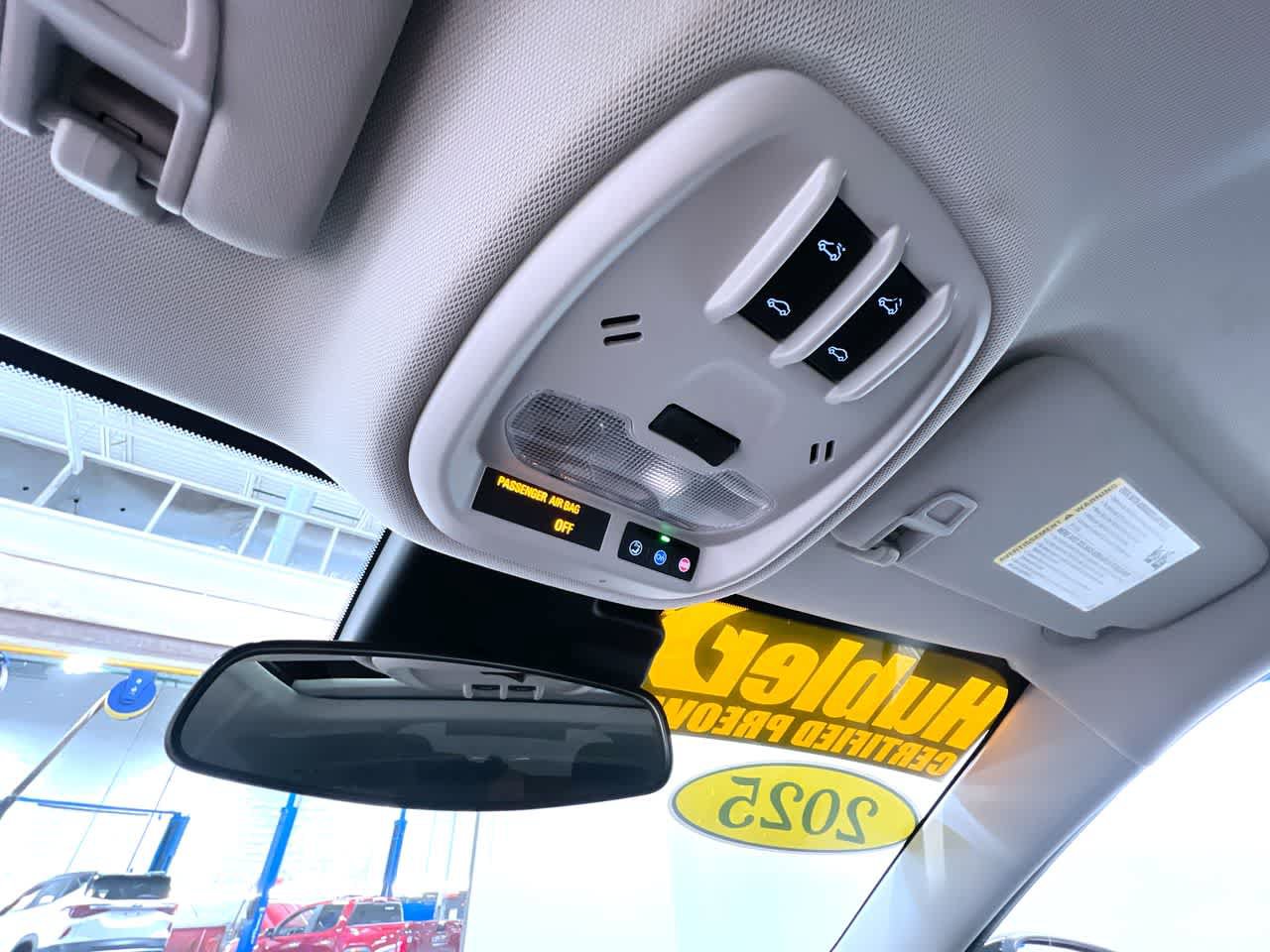 Used 2025 Chevrolet Trax ACTIV w/ Sunroof Package FWD image 31