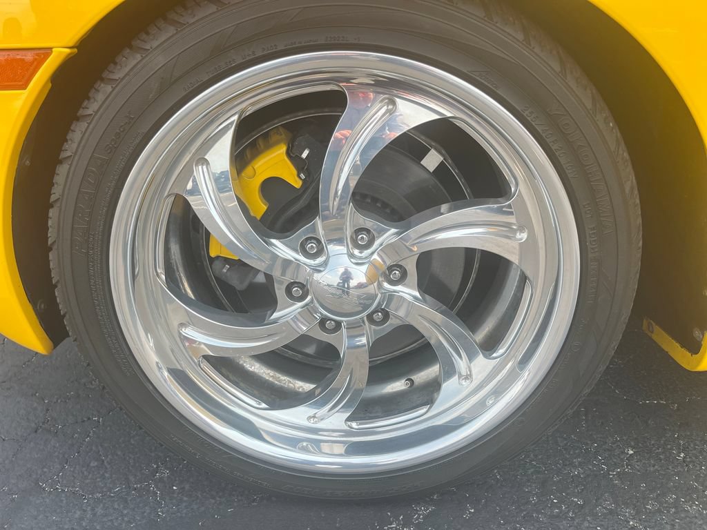Used 2005 Chevrolet SSR w/ Preferred Equipment Group RWD image 21