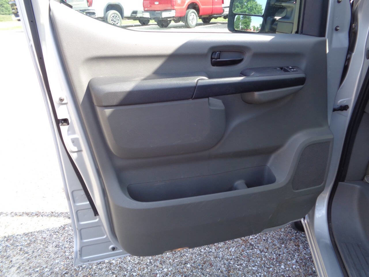 Used 2019 Nissan NV 3500 SL RWD image 14