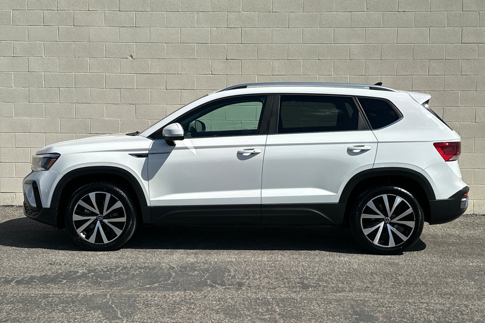 Used 2022 Volkswagen Taos SE FWD image 7