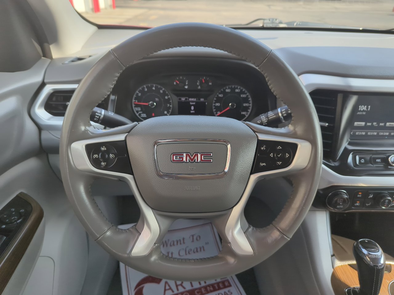 Used 2018 GMC Acadia SLE image 13