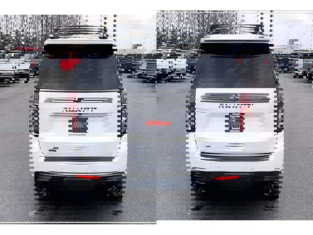 Used 2022 Chevrolet Suburban Z71 w/ Z71 Off-Road Package image 4