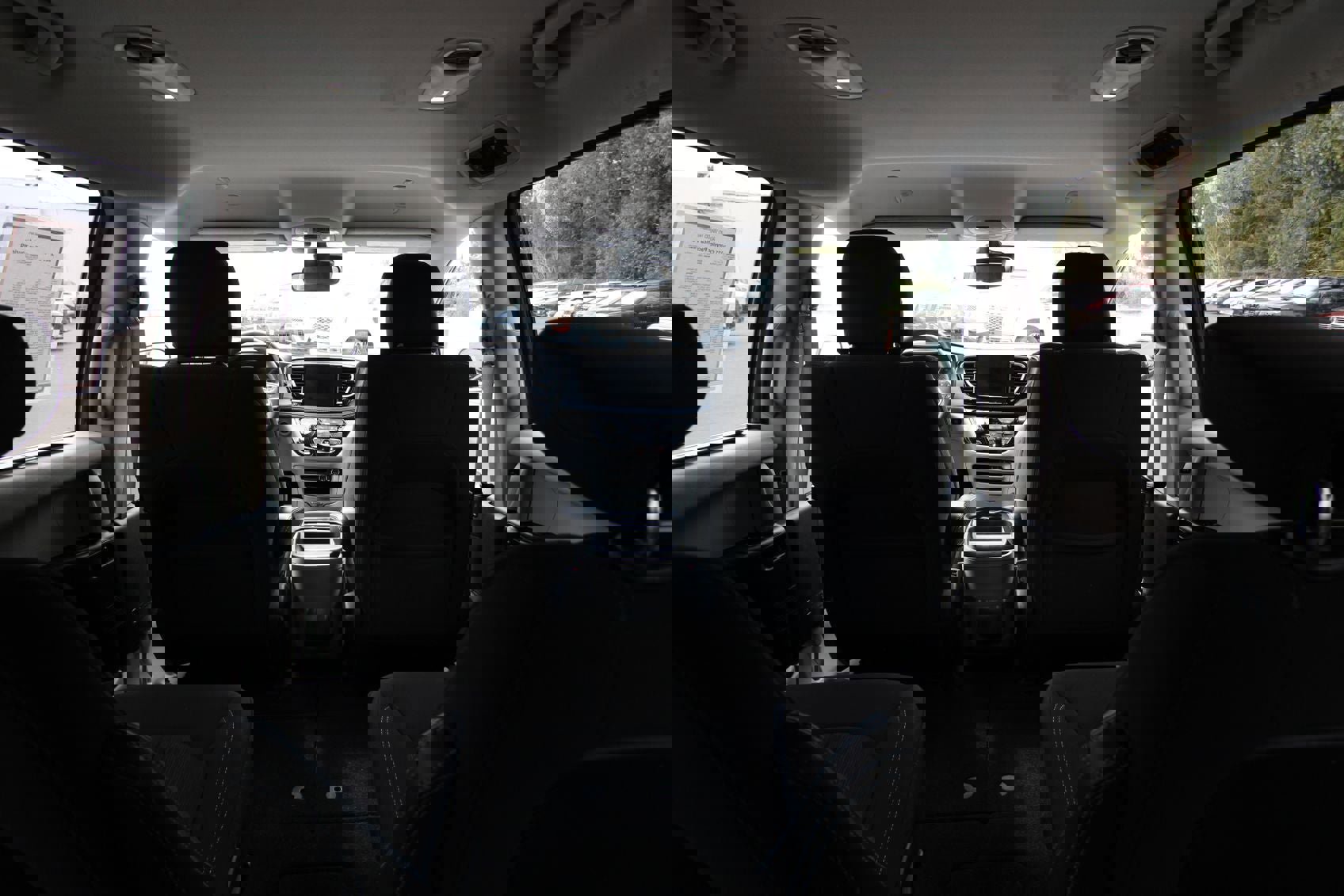 Used 2021 Chrysler Pacifica Touring image 17