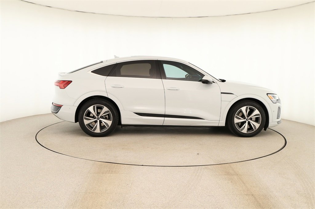 Used 2024 Audi Q8 e-tron Premium Plus w/ Premium Plus Package image 8