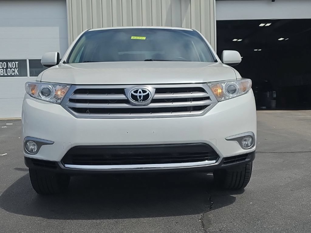 Used 2013 Toyota Highlander SE AWD/4WD image 2