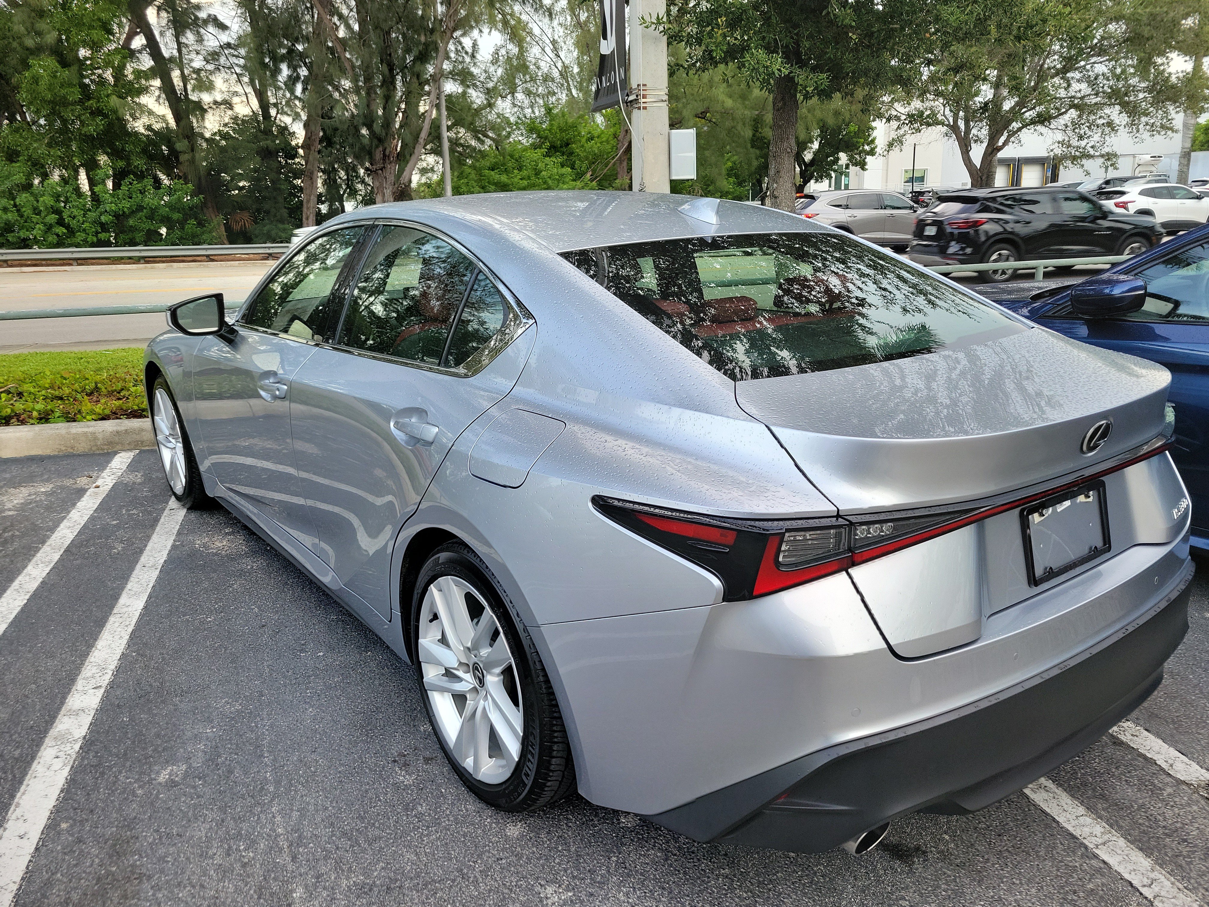 Used 2025 Lexus IS 300 w/ Comfort Package RWD image 4