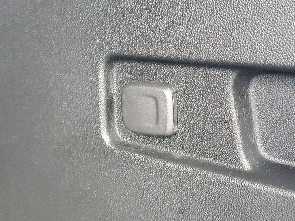 Used 2020 GMC Acadia SLE w/ Driver Convenience Package FWD image 34