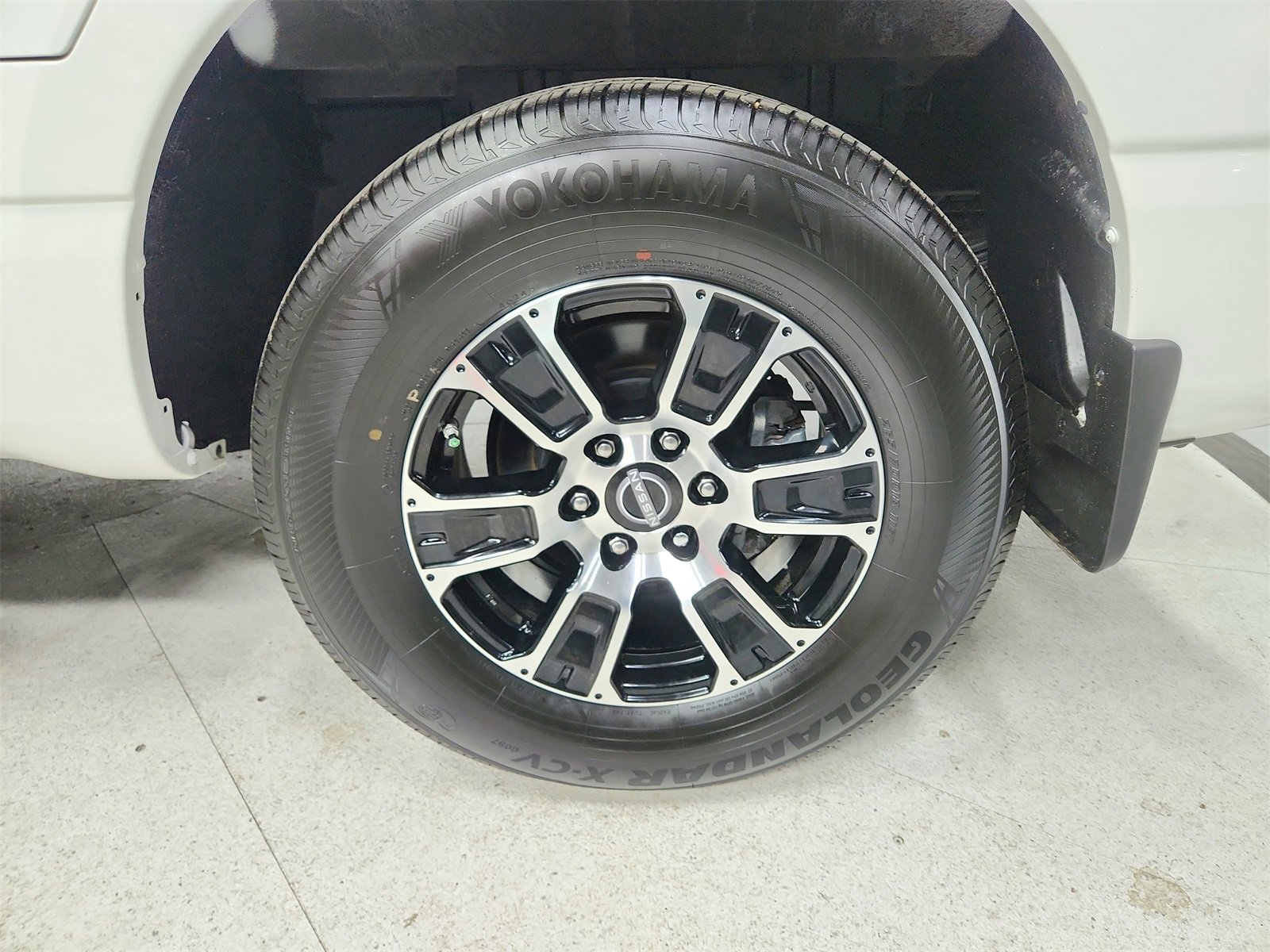 Used 2023 Nissan Titan SV w/ Accessory Utility Package image 41