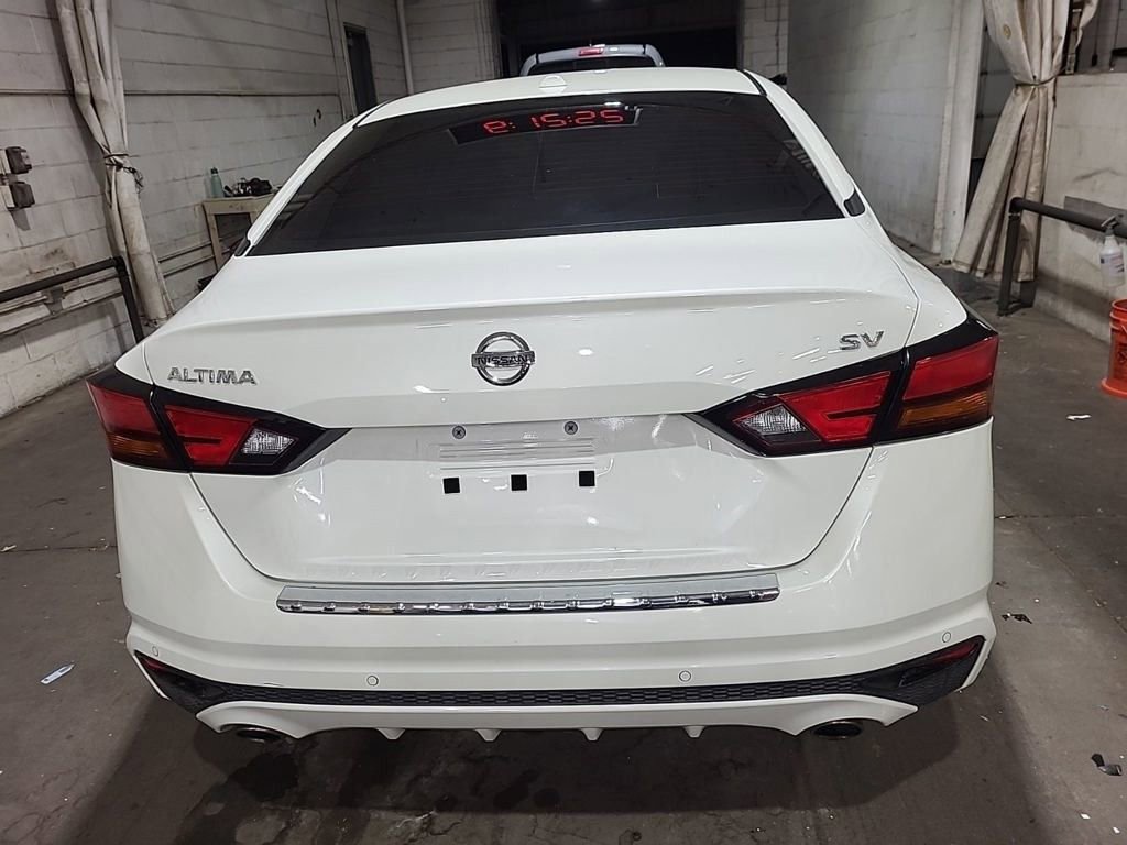Used 2022 Nissan Altima 2.5 SV w/ SV Premium Package image 4