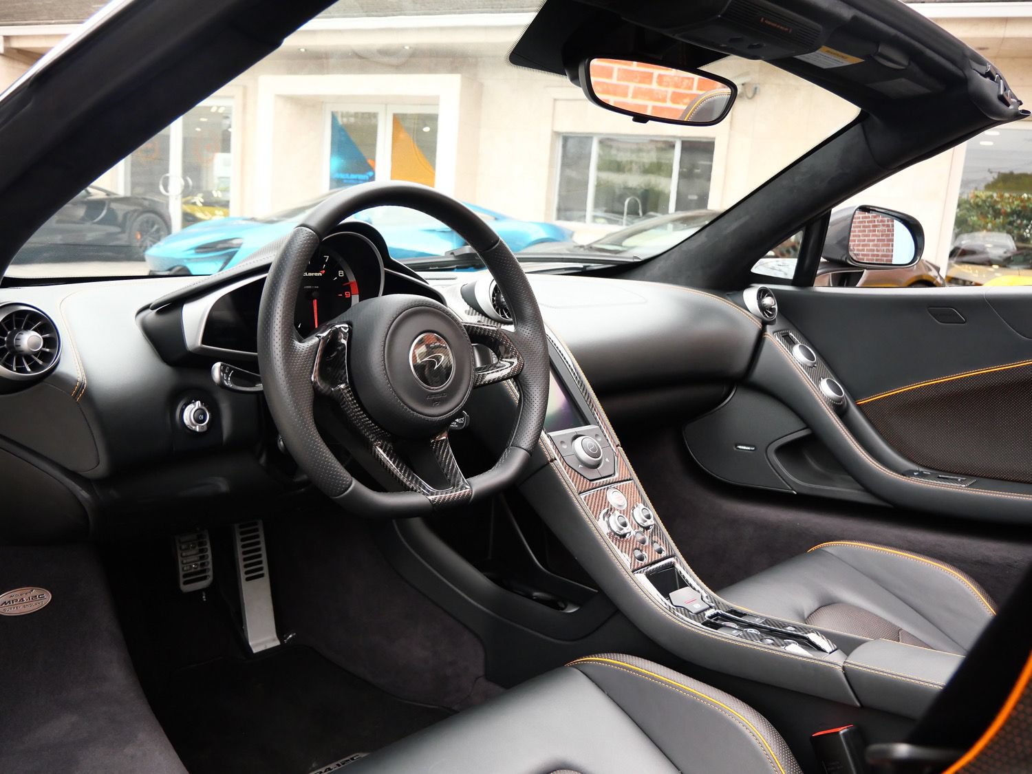 Used 2013 McLaren MP4-12C Spider RWD image 8