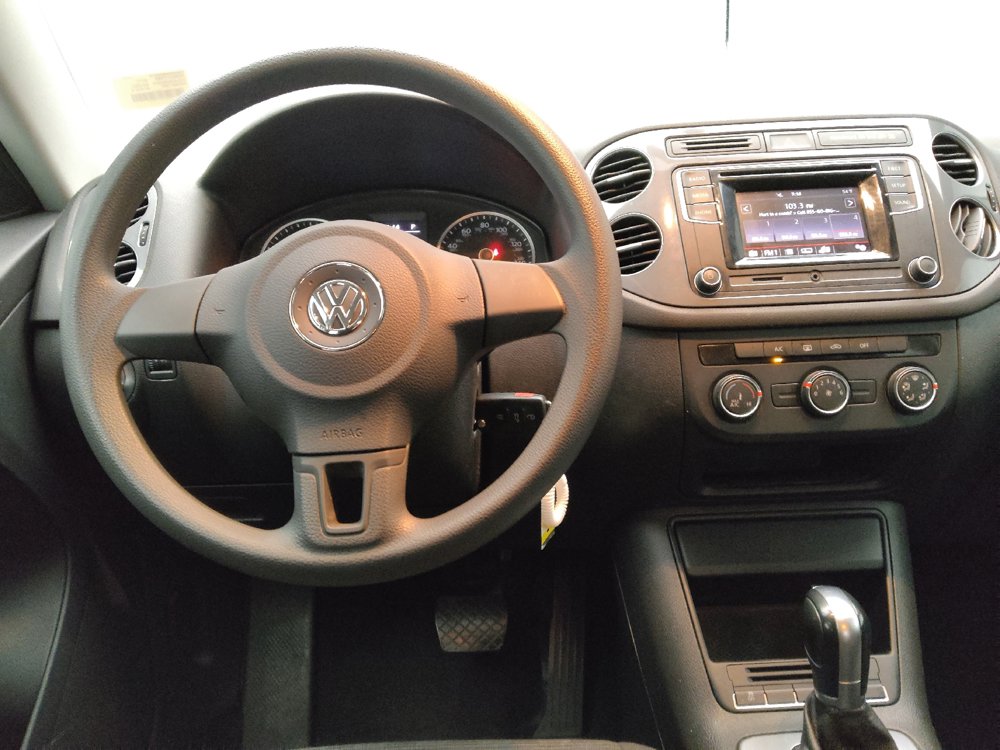 Used 2017 Volkswagen Tiguan Limited FWD image 22