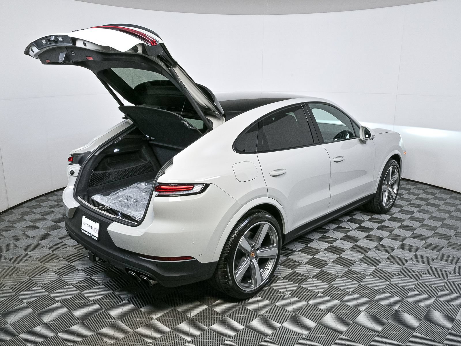 New 2026 Porsche Cayenne Coupe AWD/4WD image 29