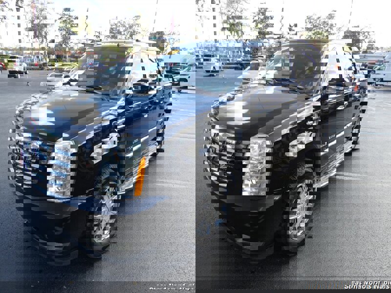 Used 2007 Cadillac Escalade EXT EXT w/ Climate Package image 3