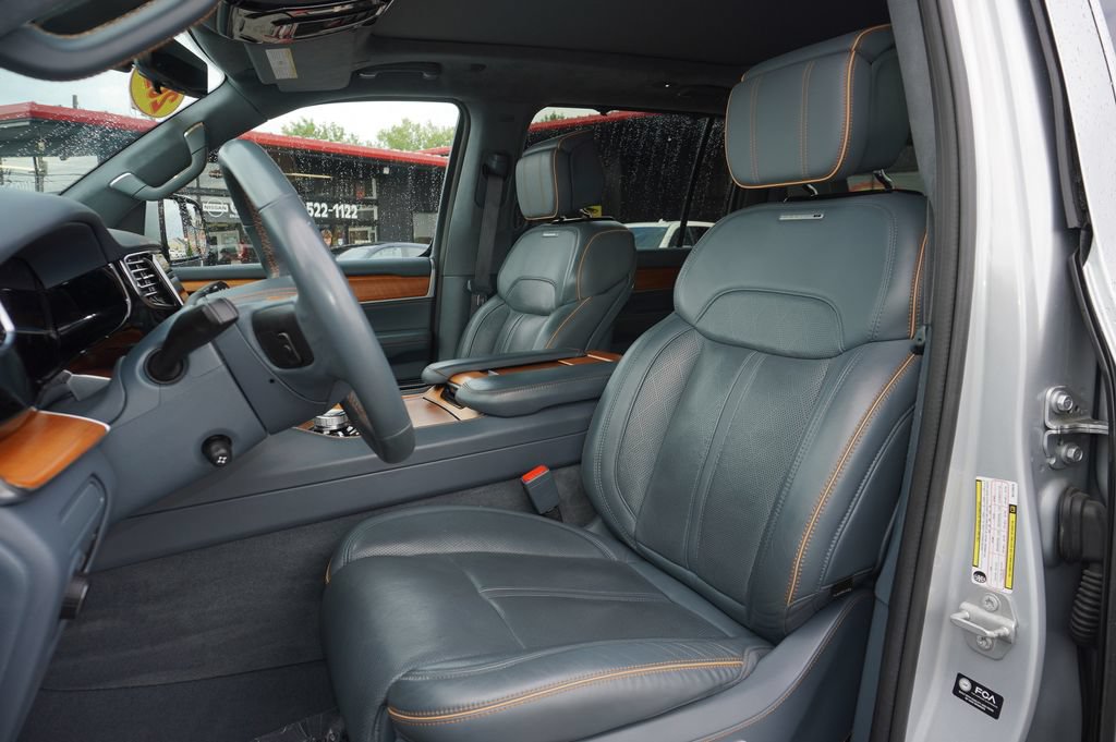 Used 2022 Jeep Grand Wagoneer Series II w/ Convenience Group III AWD/4WD image 26