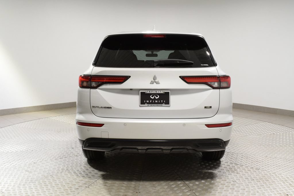 Used 2023 Mitsubishi Outlander SE AWD/4WD image 6