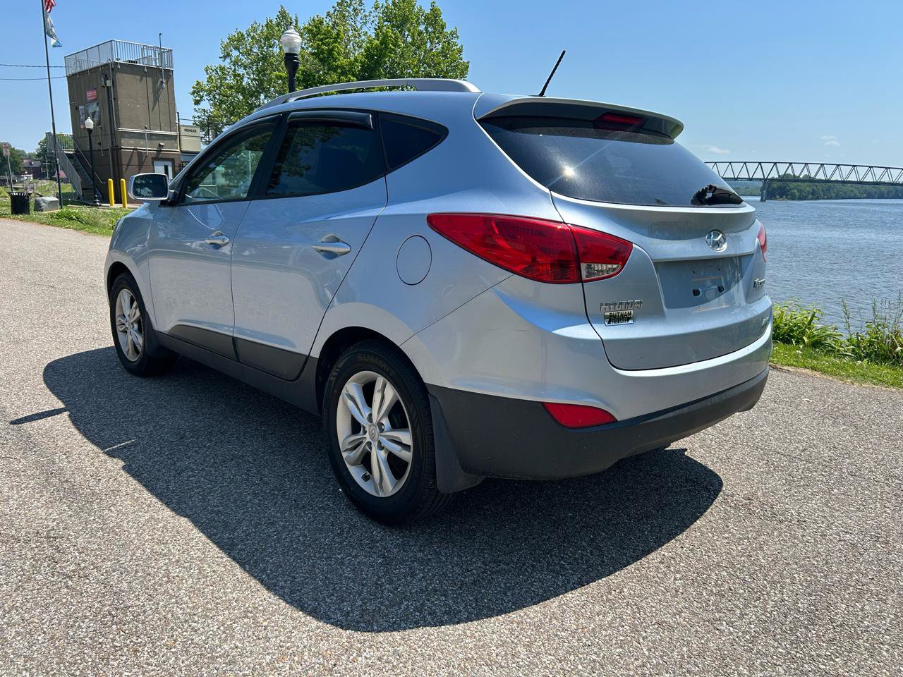 Used 2011 Hyundai Tucson GLS AWD/4WD image 3