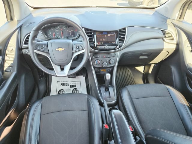 Used 2021 Chevrolet Trax LT w/ LT Convenience Package FWD image 9