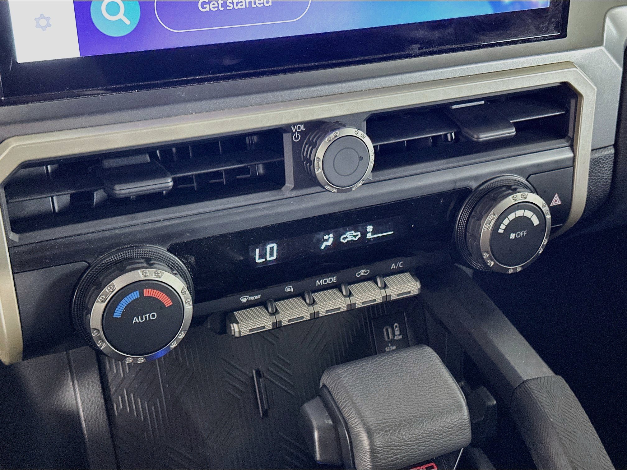 Used 2025 Toyota Tacoma TRD Sport AWD/4WD image 24