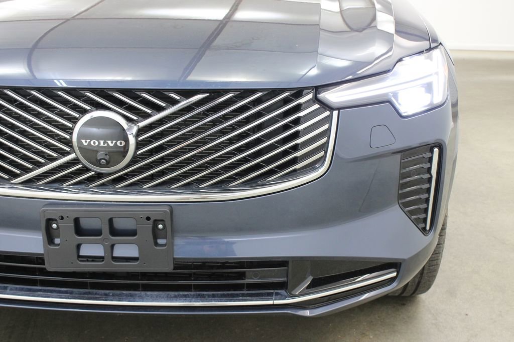 Certified 2025 Volvo XC90 B6 Plus AWD/4WD image 8