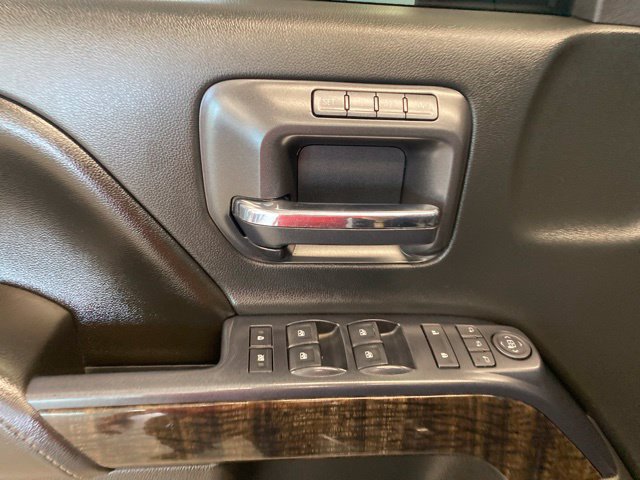 Used 2015 GMC Sierra 2500 Denali w/ Duramax Plus Package AWD/4WD image 33