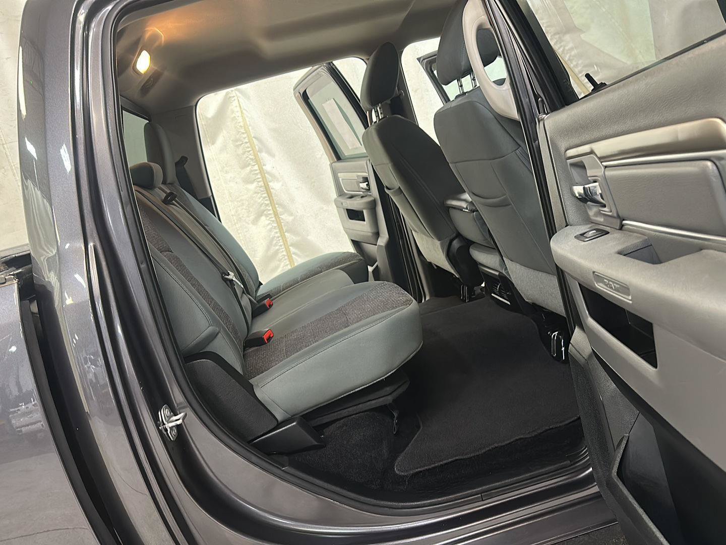 Used 2016 RAM 1500 Big Horn AWD/4WD image 31