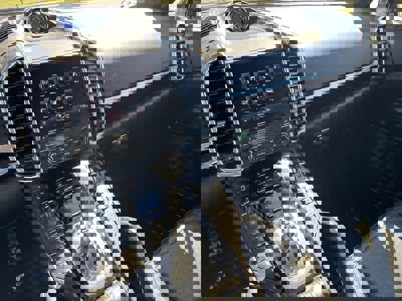 Used 2017 Porsche Cayenne S image 41