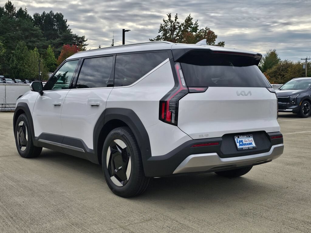 New 2026 Kia EV9 Wind AWD/4WD image 7