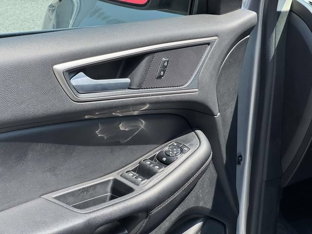 Used 2023 Ford Edge SEL AWD/4WD image 16