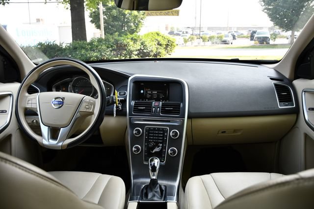 Used 2015 Volvo XC60 T5 Premier FWD image 17