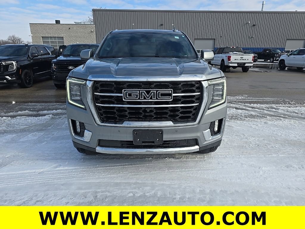 Used 2024 GMC Yukon SLT w/ SLT Luxury Package image 2
