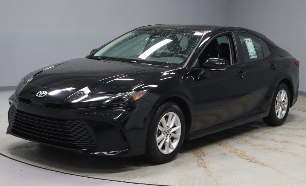 Used 2025 Toyota Camry LE FWD image 7