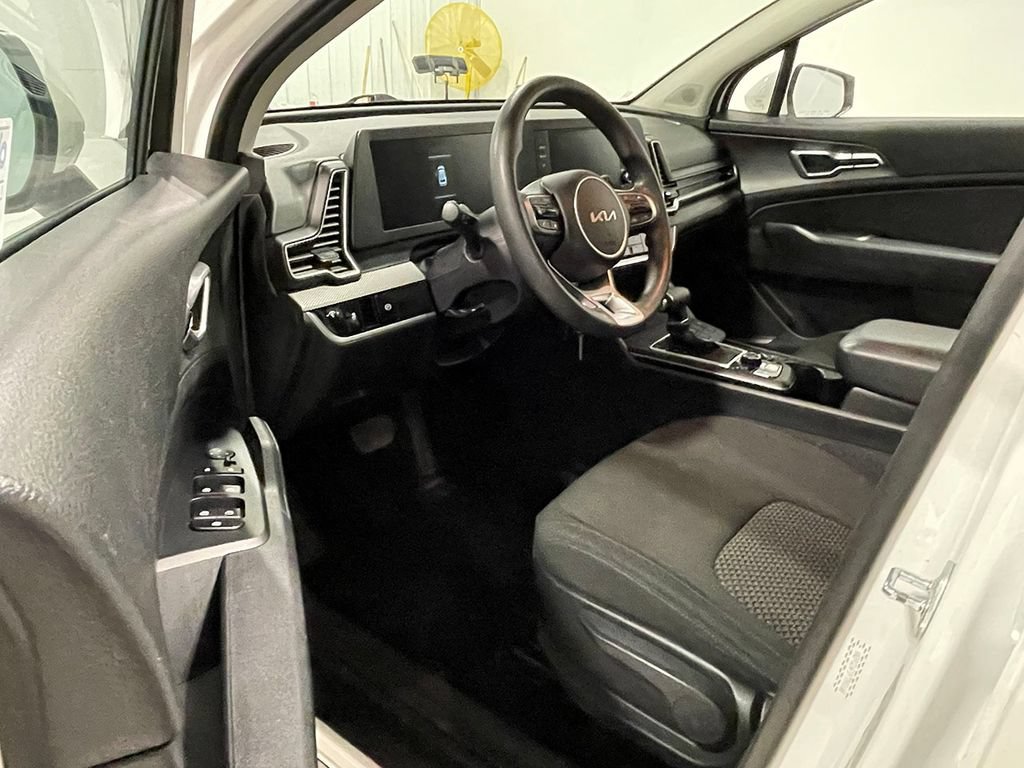 Used 2023 Kia Sportage LX AWD/4WD image 17