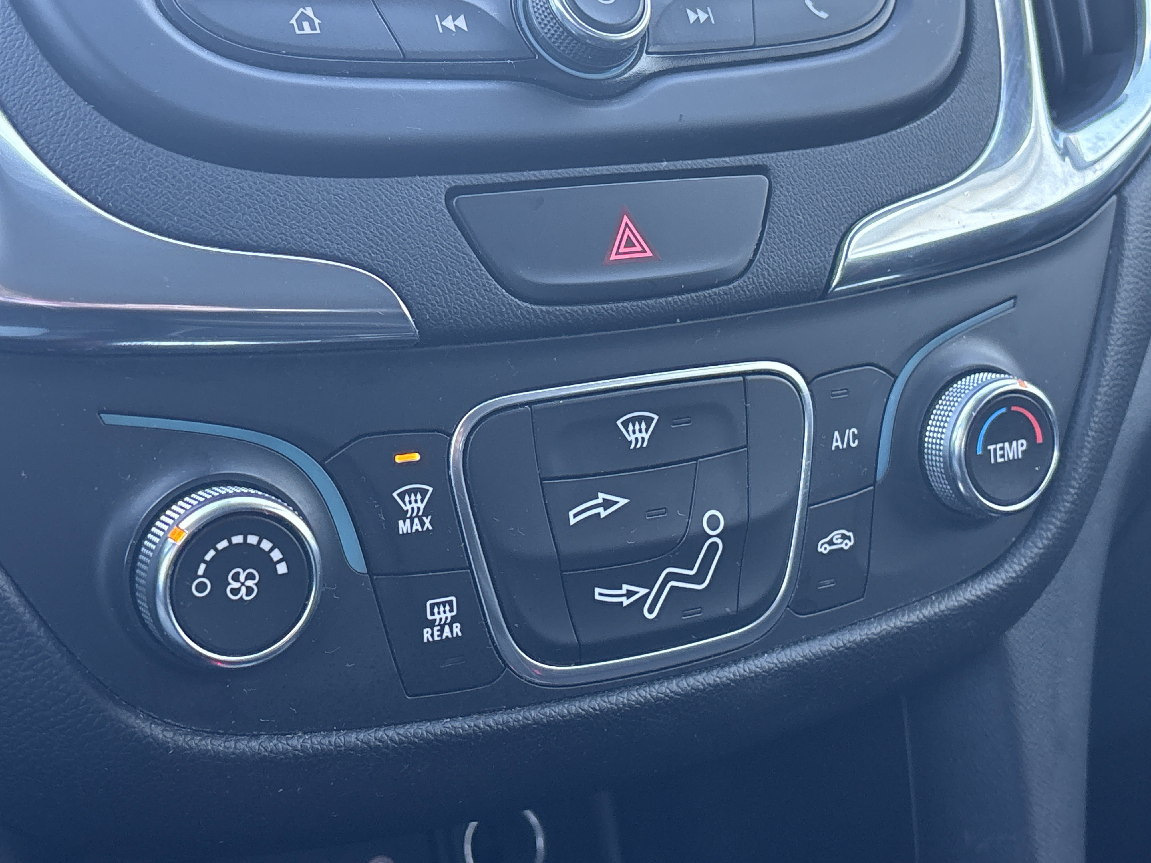 Used 2020 Chevrolet Equinox LT image 19