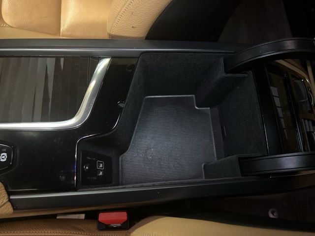 Used 2018 Volvo XC90 T6 Momentum w/ Momentum Plus Package image 25